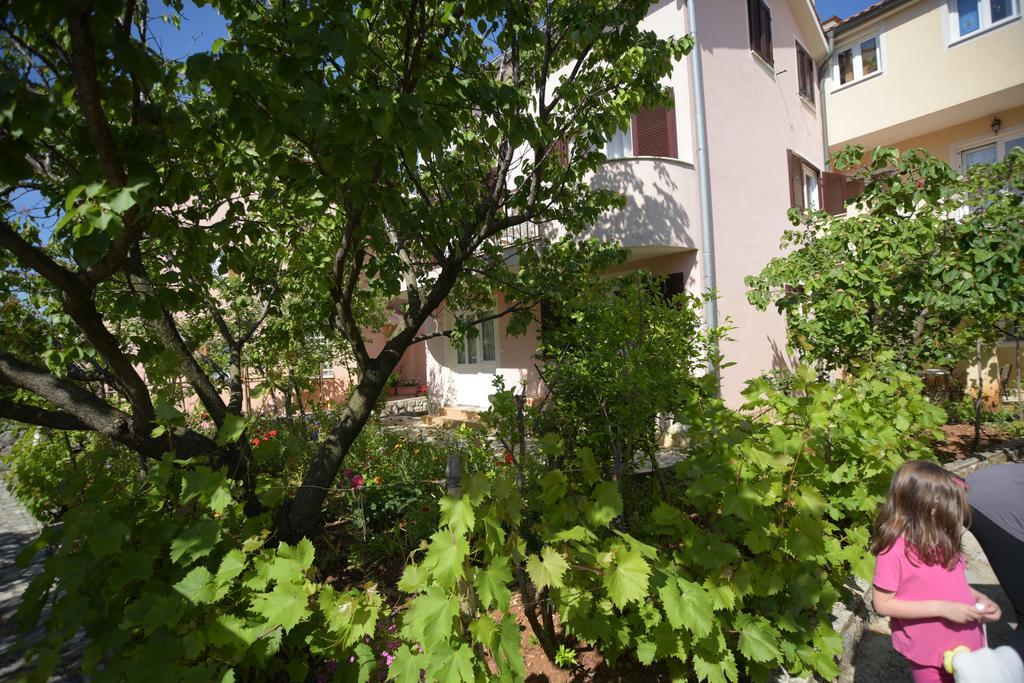 Apartments Vitkovic Cres Zewnętrze zdjęcie